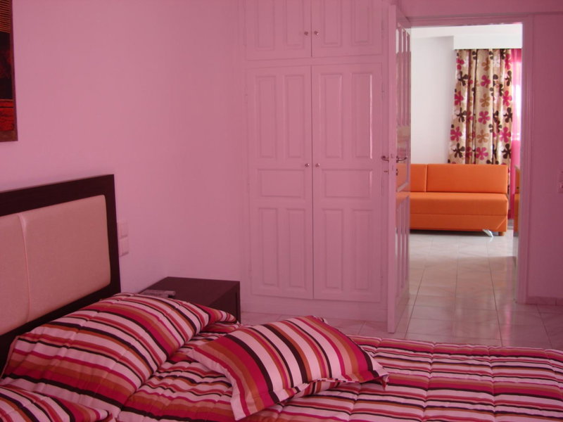 Elena Studios & Suites, Ornos, Grecia