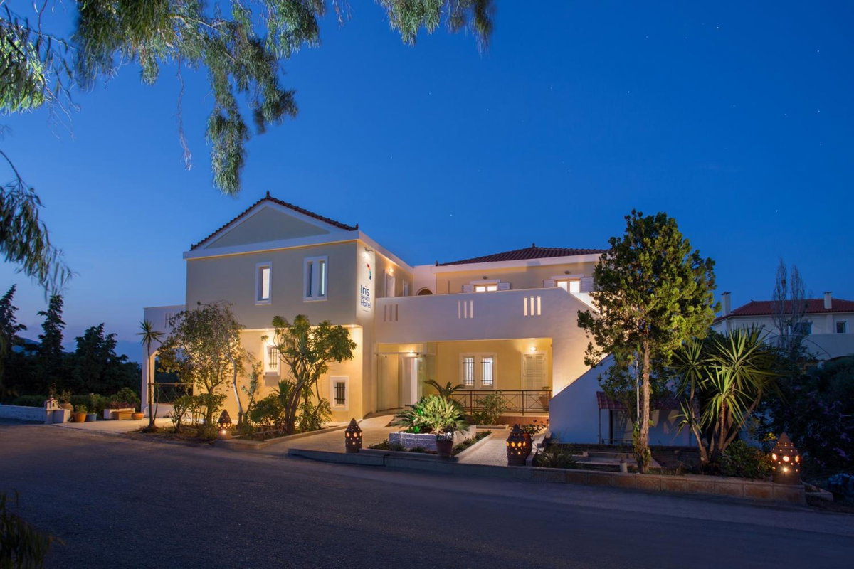 Отель · Iris Beach Hotel, Monemvasia