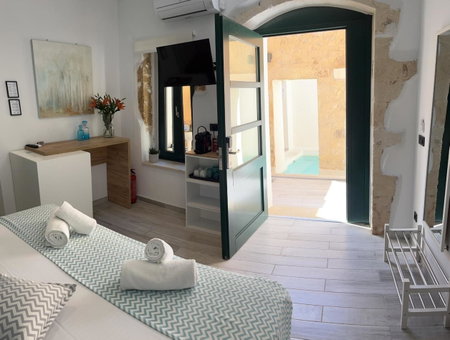 Antica Canea Luxury Rooms, Chania Town, Greece