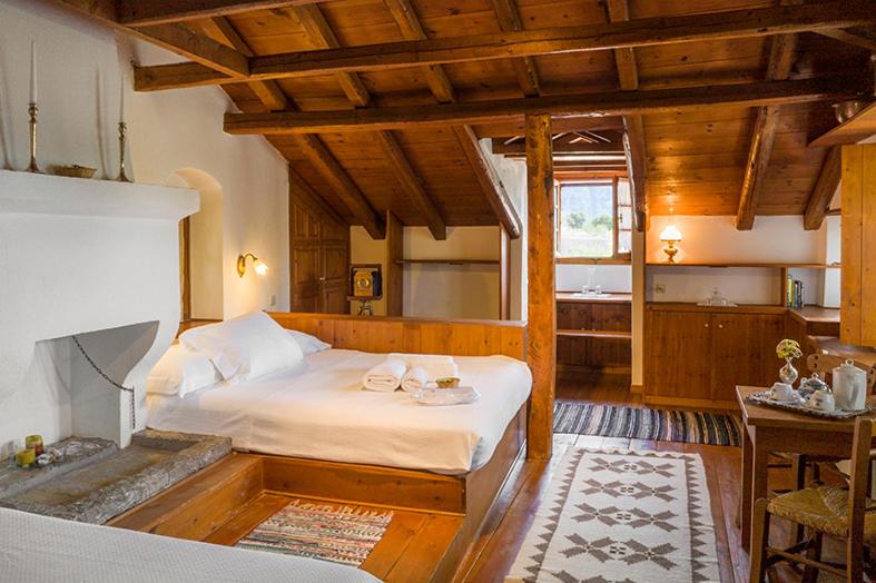 Saxonis Houses & Saxonis Villa, Papigko, Grecia