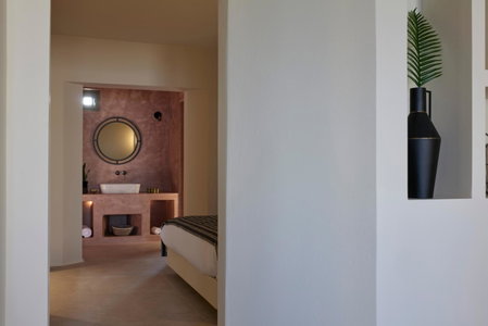 Aeon Suites - Adults Only by Mr and Mrs White, Pirgos, Greece