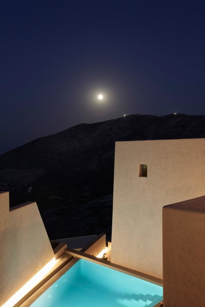 Aeon Suites - Adults Only by Mr and Mrs White, Pirgos, Greece