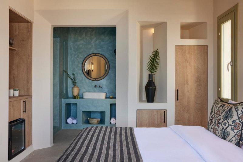 Aeon Suites - Adults Only by Mr and Mrs White, Pirgos, Greece