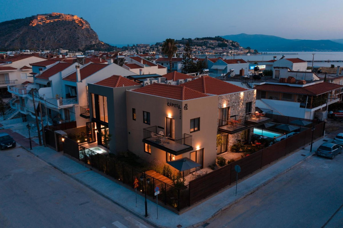 Capital Luxury Suites, Greece