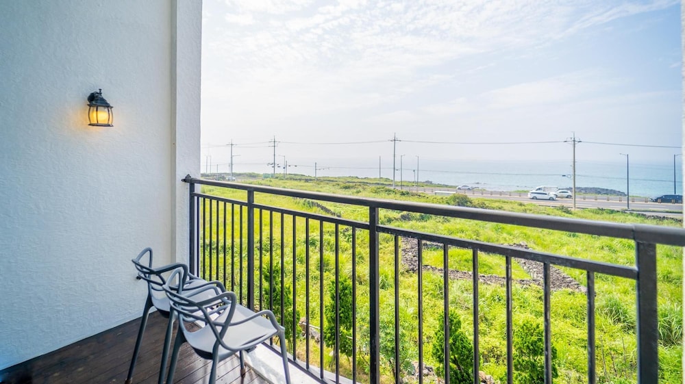 Hotel · Jeju Jeobadae Nuwo, Jeju City