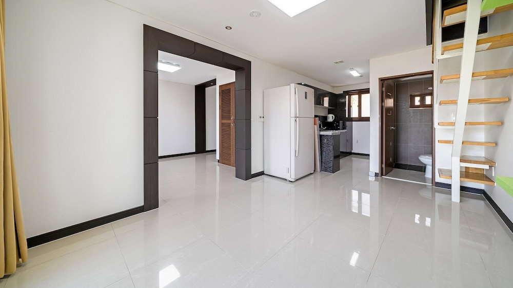 Geojedo Pilos Ocean View Pension, 대한민국