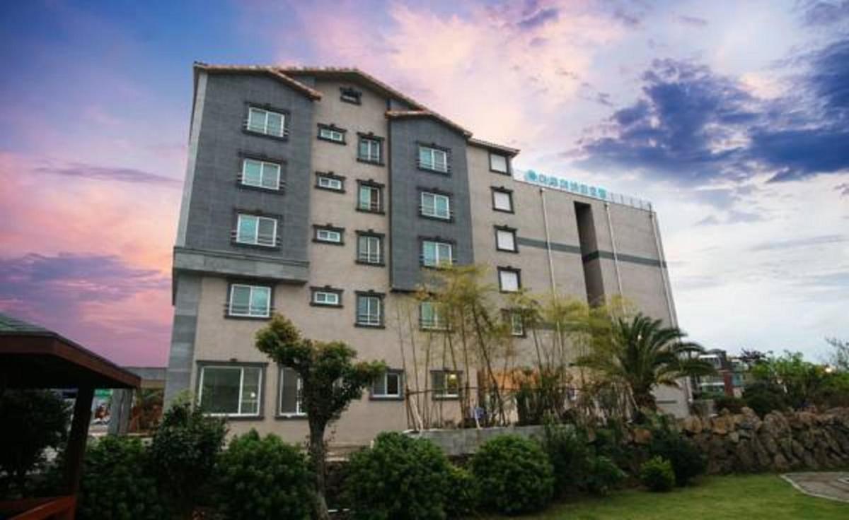 Отель · Seongsan Aqua Beach Hotel, Seogwipo