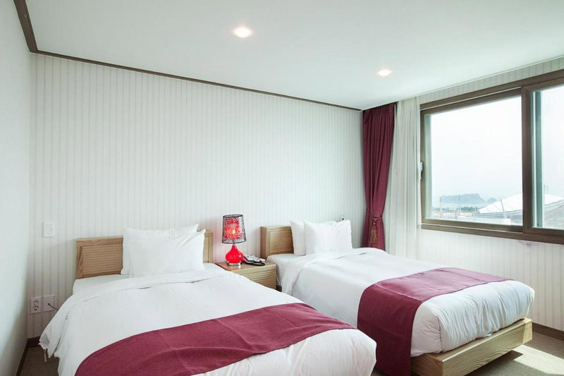 Hotel California, Seogwipo, Corea del Sur