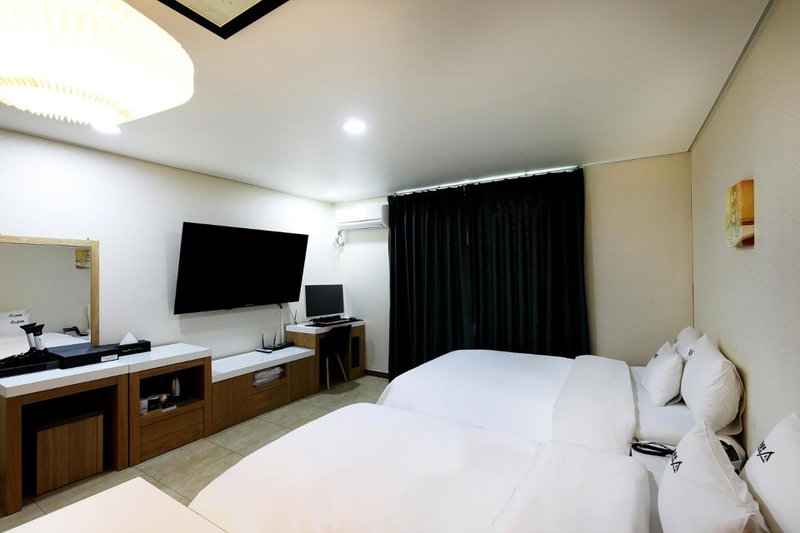 White Tourist Hotel, Jeonju, South Korea