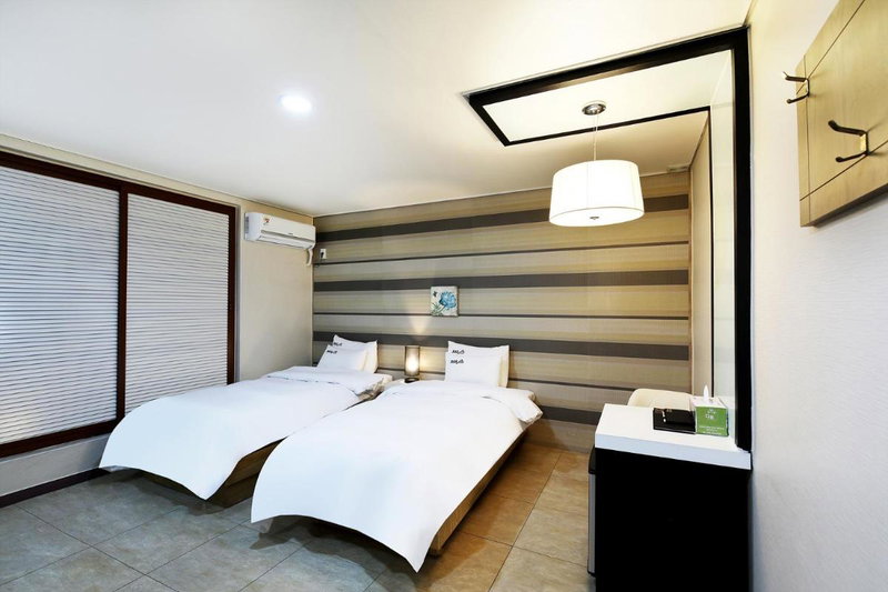 White Tourist Hotel, Jeonju, South Korea