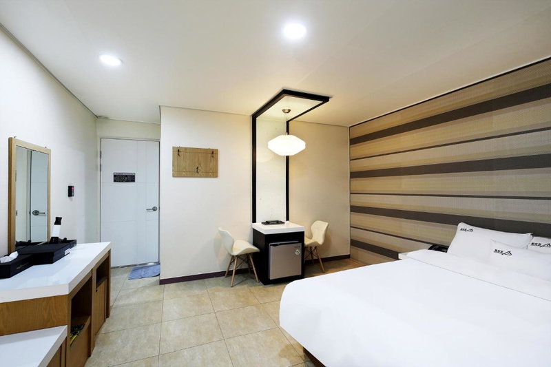 White Tourist Hotel, Jeonju, South Korea