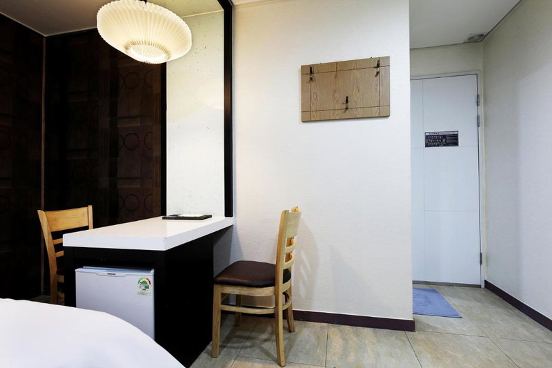 White Tourist Hotel, Jeonju, South Korea