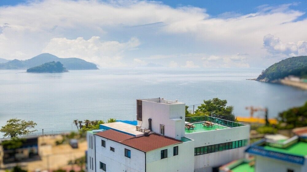 Hôtel · Goun Pension, Geoje