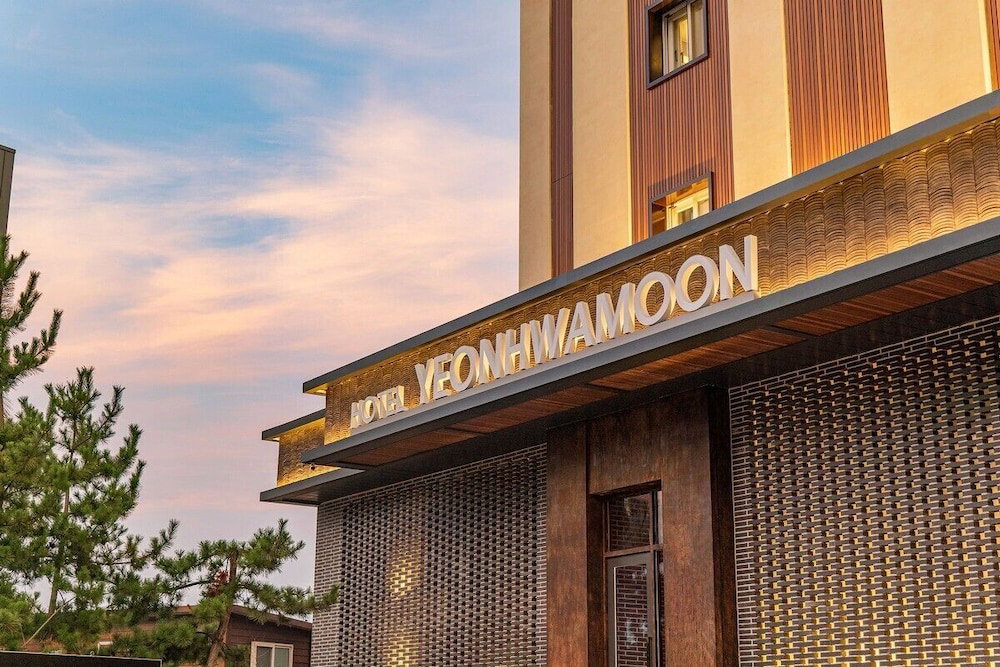 호텔 · Yeonhwamoon Hotel Yeongdeok, Yeongdeok