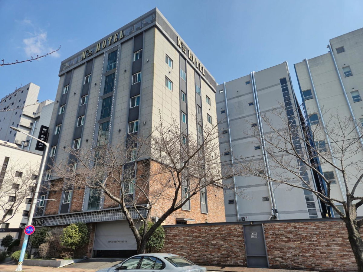 Отель · No. 25 Hotel Myeongji Oceanc City Business, Busan