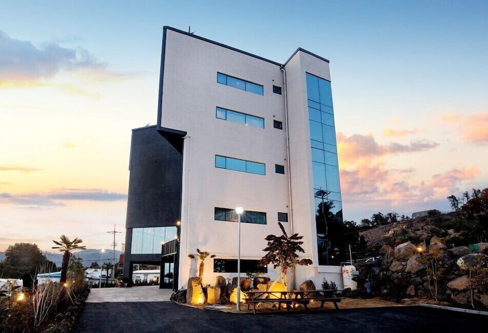 Hôtel · EDORAGE Pension, Seogwipo