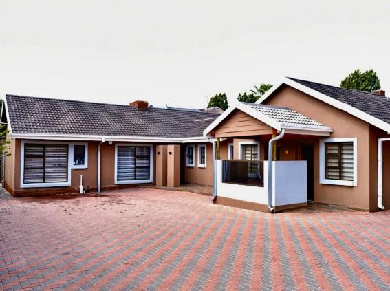 Lauren Palace Guest House, Южная Африка