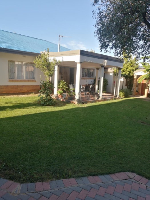 Lala Poa Guest House, Klerksdorp, South Africa