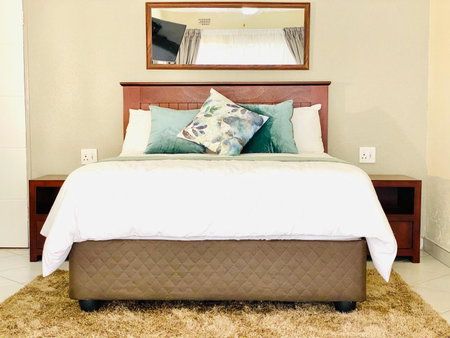 C&C HOTEL VIBES Randpark Ridge JHB 14 Units Available, Boskruin, Sudáfrica