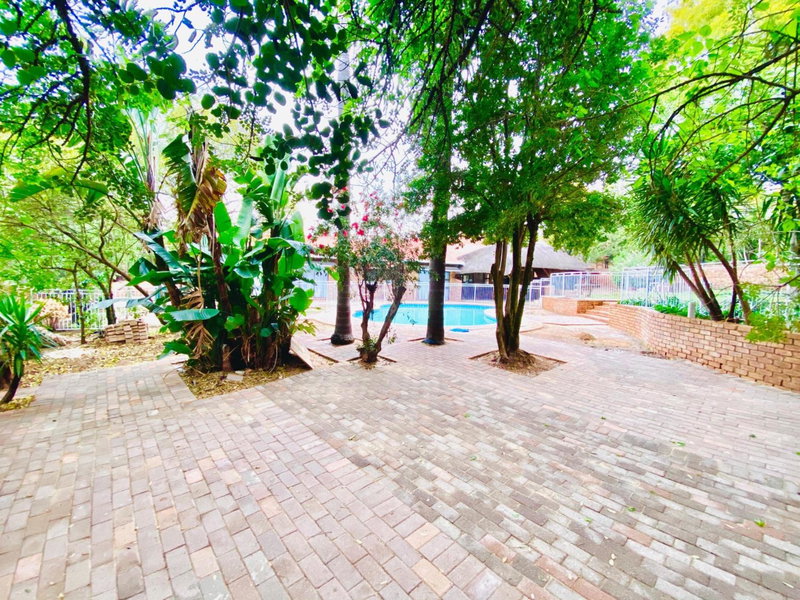 C&C HOTEL VIBES Randpark Ridge JHB 14 Units Available, Boskruin, Sudáfrica