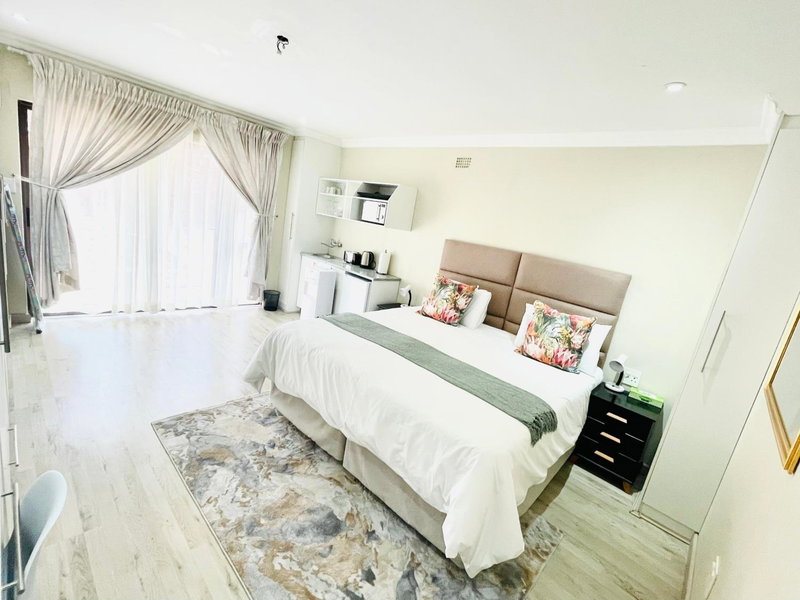 C&C HOTEL VIBES Randpark Ridge JHB 14 Units Available, Boskruin, Sudáfrica