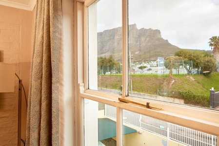 First Group Hastings Hall, Cape Town, Южная Африка