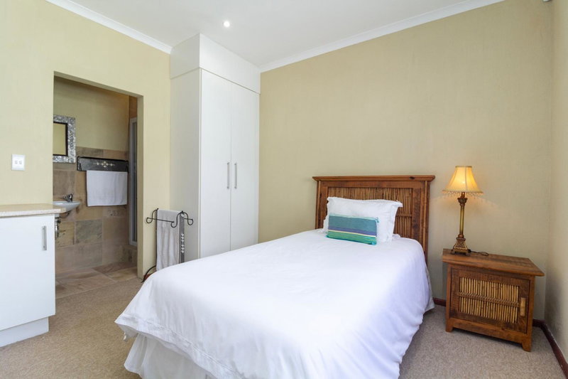 Whale Waters Self Catering Gansbaai, De Kelders, South Africa