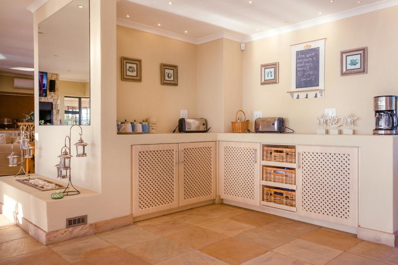 Whale Waters Self Catering Gansbaai, De Kelders, South Africa