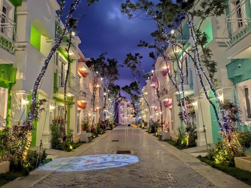 Burano Yellow Villa, Hengchun, Taiwan