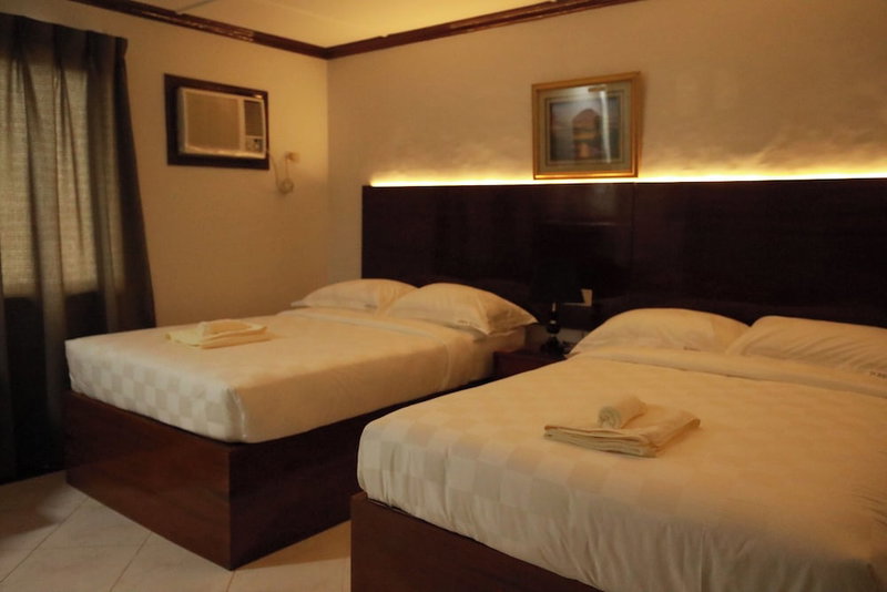 Bohol Plaza Mountain Resort And Restaurant, Dauis, Philippines