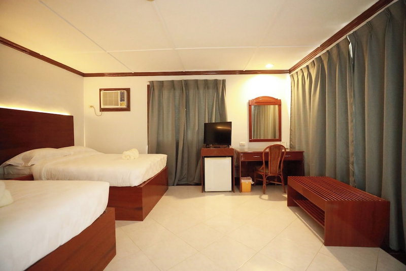 Bohol Plaza Mountain Resort And Restaurant, Dauis, Philippines