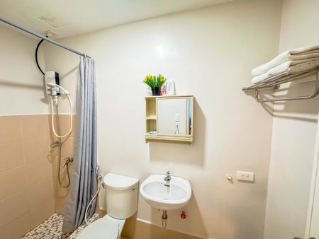 THE LOOP 2br fully furnished corner unit w balcony, Cagayan de Oro, Philippines