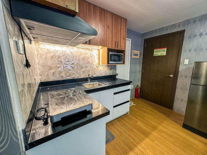 THE LOOP 2br fully furnished corner unit w balcony, Cagayan de Oro, Philippines