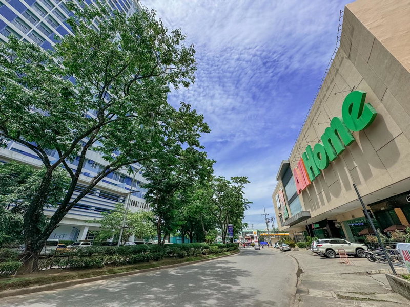 THE LOOP 2br fully furnished corner unit w balcony, Cagayan de Oro, Philippines