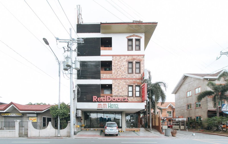 RedDoorz Plus at MM Hotel Las Pinas former RedDoorz Plus Near Bamboo Organ, Manila, Philippines