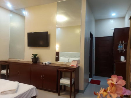 B&S Orchids suites hotel, Dipolog, Philippines