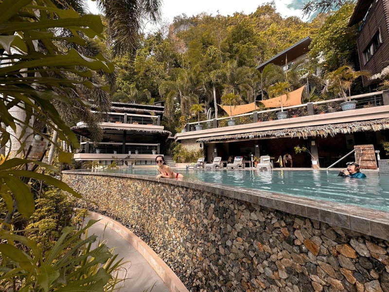 Bugana Beach and Dive Resort, Manlocahoc, Filipinas