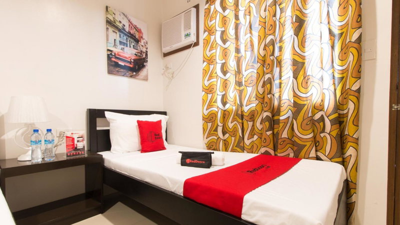 RedDoorz Plus @ Diola Villamonte Bacolod, Bacolod, Филиппины
