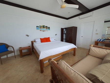 The Coral Beach Club, Lian, Philippinen