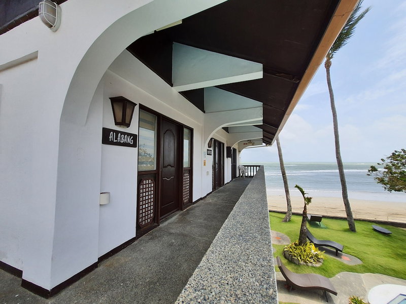 The Coral Beach Club, Lian, Philippinen