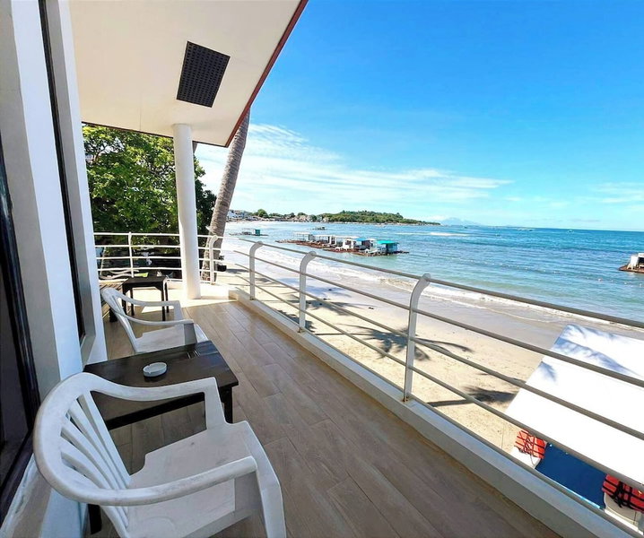 The Coral Beach Club, Lian, Philippinen