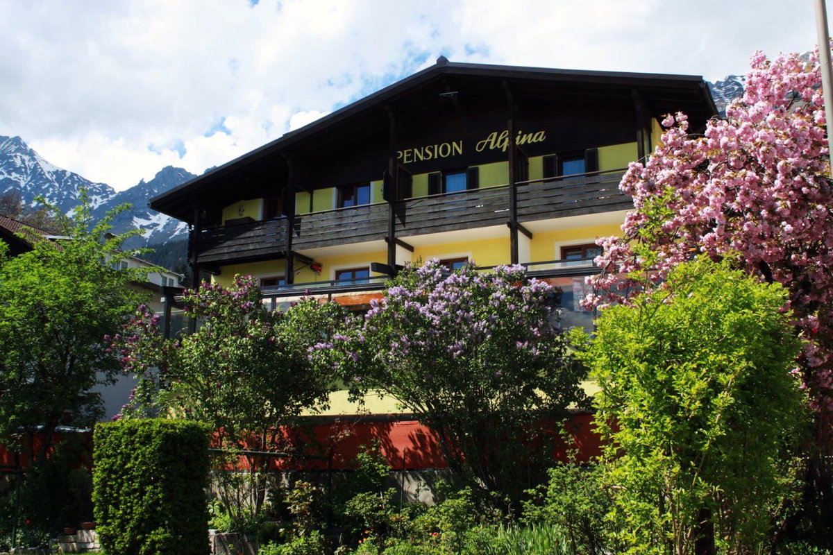Café Pension Alpina, Австрия