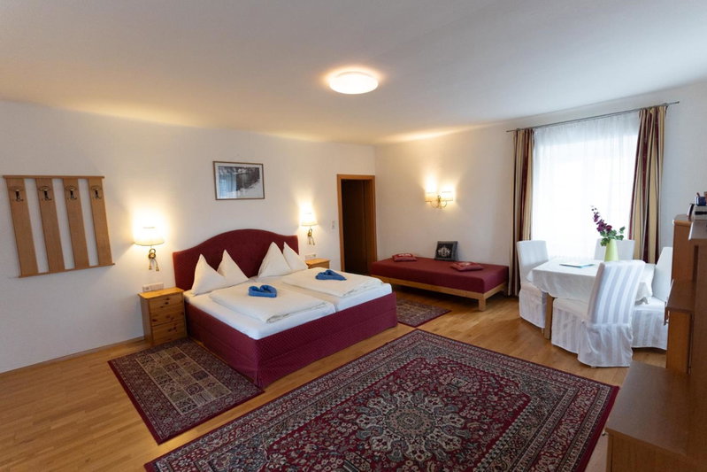 Hotel Pension Kandolf, Tamsweg, Austria