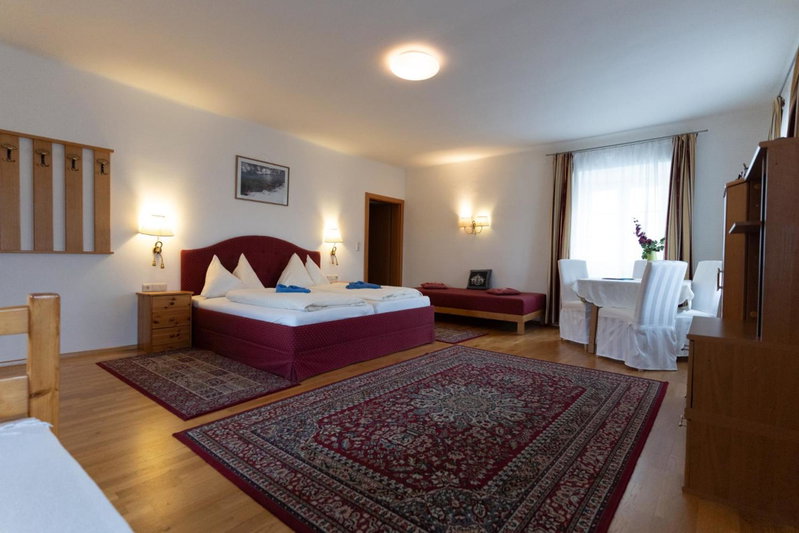 Hotel Pension Kandolf, Tamsweg, Austria