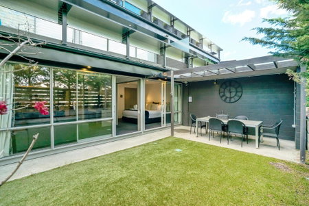 Central Location - Contemporary 2 Bedroom Aptm, Queenstown, New Zealand