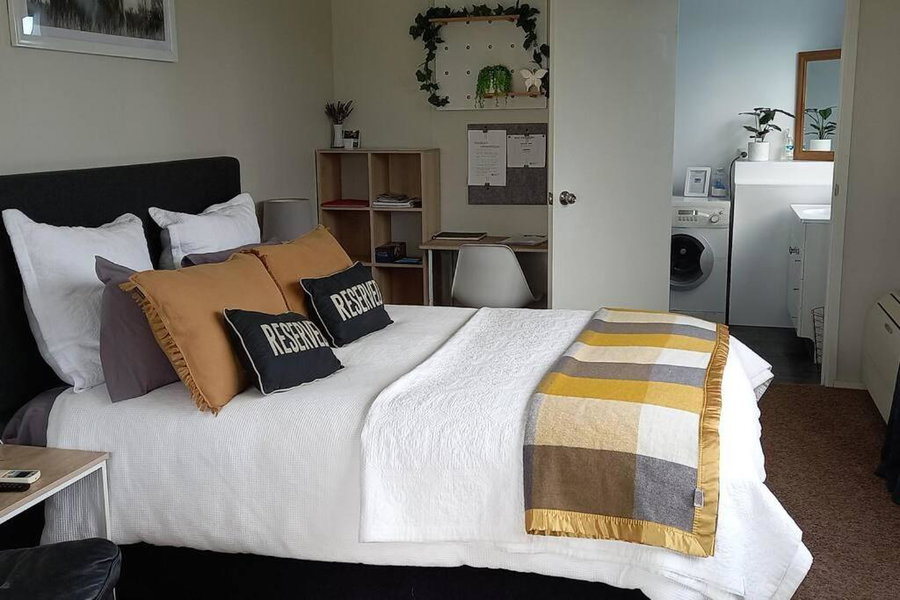 Clover Hill Studio Apartment, Milton, New Zealand