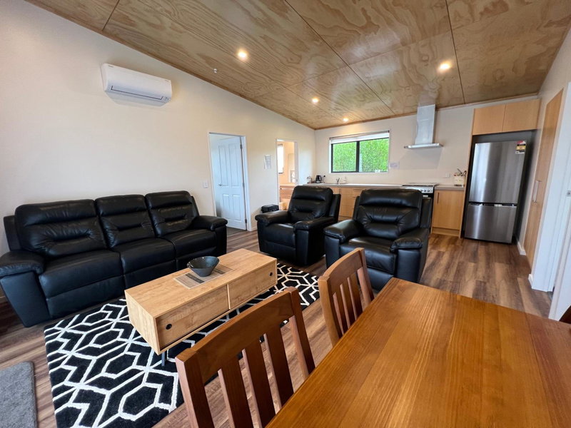 Country Retreats on Ranzau 8, Hope, New Zealand