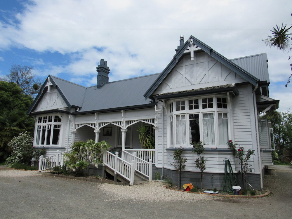 The White Elephant Accommodation - Hostel, New Zealand