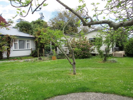 The White Elephant Accommodation - Hostel, Motueka, New Zealand