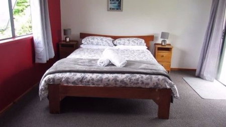 The White Elephant Accommodation - Hostel, Motueka, New Zealand